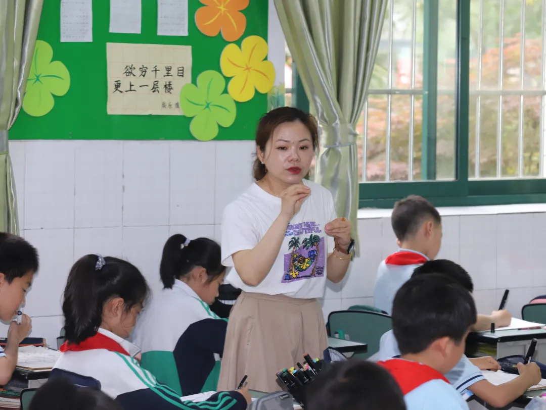 走进南小 见证成长丨天府新区南湖小学2021春家长开放日活动