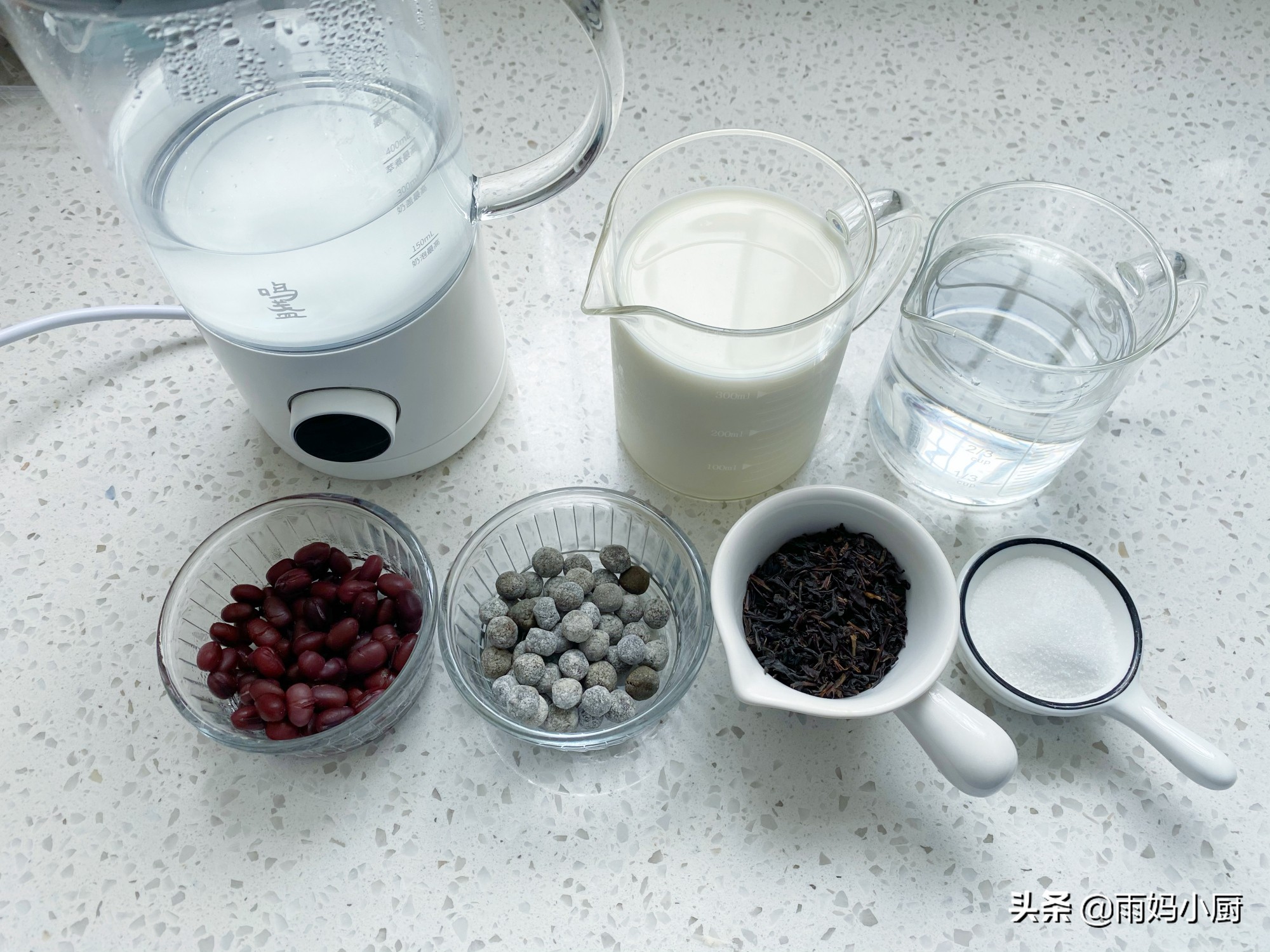 做奶茶原來這麼簡單，放入食材，十多分鐘搞定，珍珠Q彈奶茶香濃