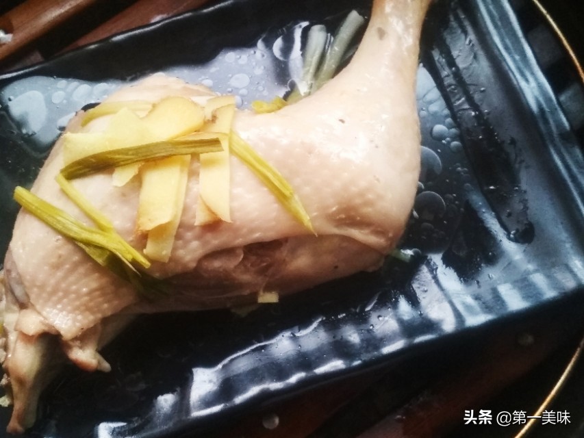 厨师长分享：三黄鸡 家常做法，鸡肉鲜嫩好吃 又爽滑！