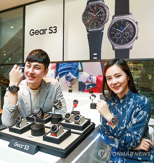 如何看待三星的gear  s3 智能手环？