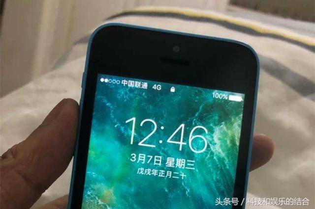 300元下手iPhone最轻便手机上iPhone 4C,  五年了！特性依然挺立！