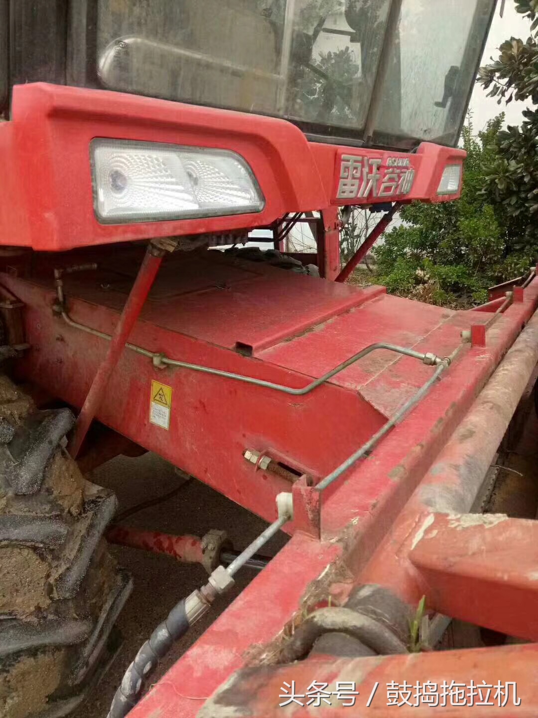 雷沃谷神GE60小麥?zhǔn)崭顧C(jī)，15年的機(jī)器，割臺(tái)是寬口徑要價(jià)3萬(wàn)幾