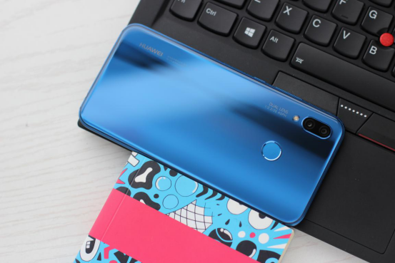 那样的手机上帮我来一打，HUAWEI nova 3e真机里手感受！