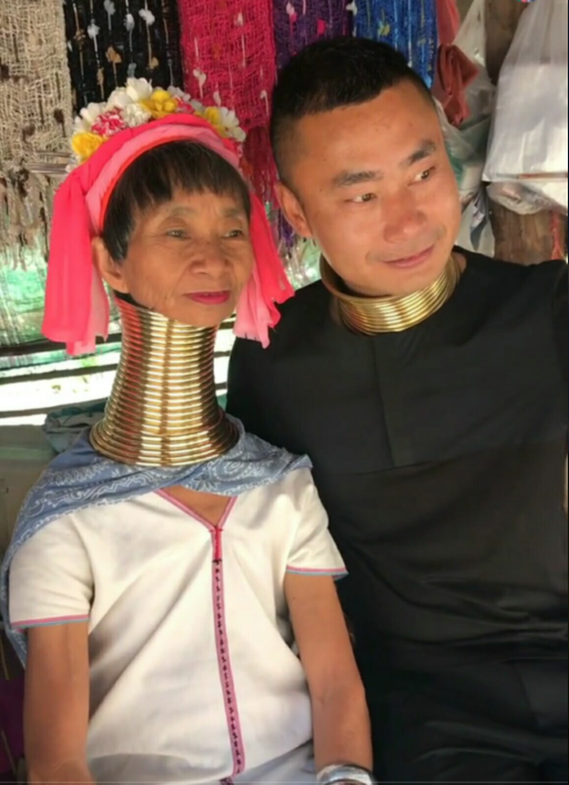 揭秘：以脖长为美达70厘米，小女孩5岁开始戴圈，缅甸东巴长颈族