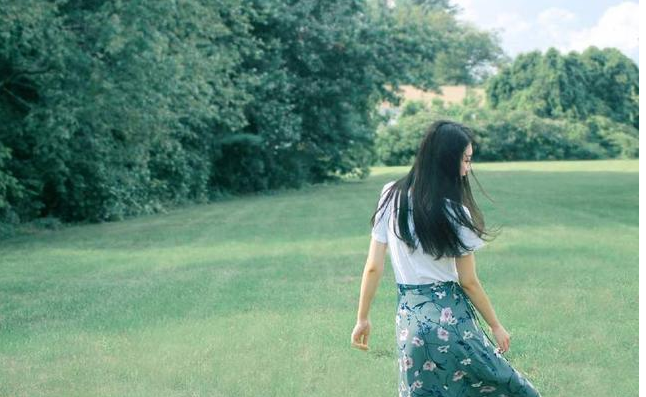 越爱你越对你忽冷忽热的三大星座，其实心里是很喜欢你的