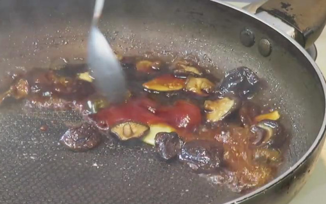 图片[9]-香菇油焖皇帝豆做法步骤图-起舞食谱网