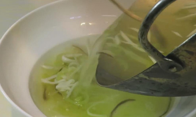 图片[2]-酸菜三丝汤做法步骤图  清爽鲜美-起舞食谱网