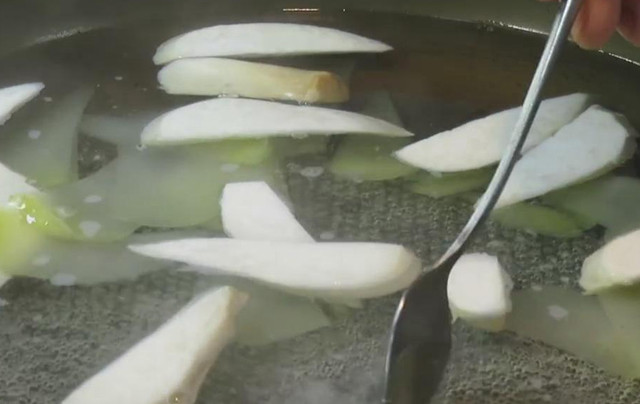 图片[9]-杏鲍菇这种常见的菌类 用来煲汤 味道出奇的好喝！-起舞食谱网