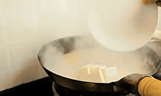 图片[7]-鲫鱼豆腐汤做法步骤图 原来鲫鱼豆腐汤要这样轻松能出乳白色汤-起舞食谱网
