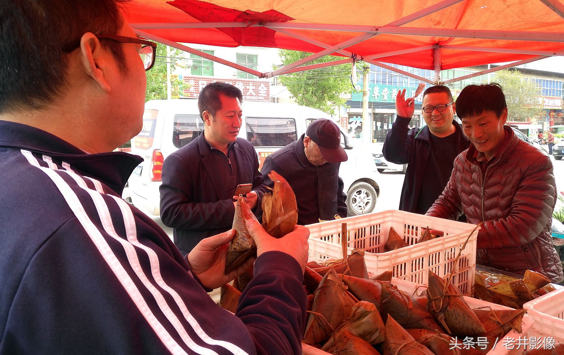 陕西娃在山西卖粽子，半年能赚10多万，看看他有啥秘决