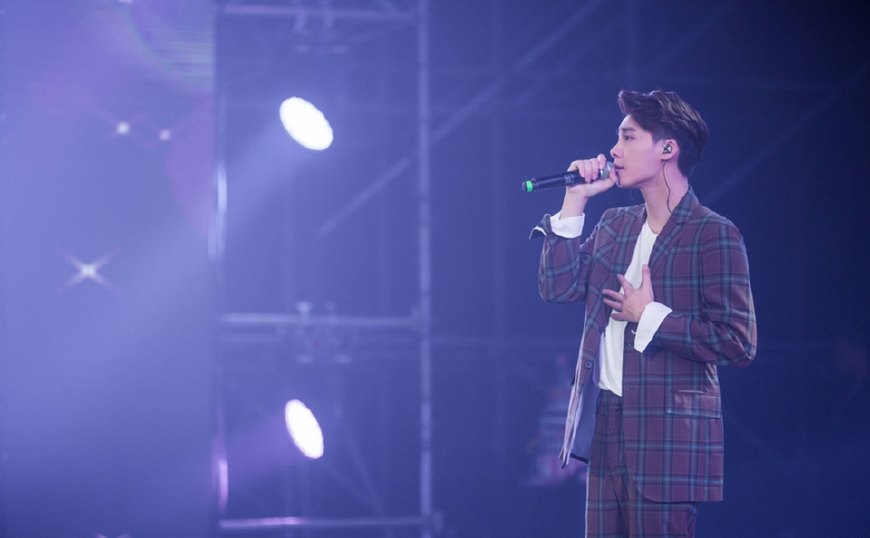 Li Yifeng holds birthday to be able to promise to sing birthday song occasion to shake together with 1000 people vermicelli made from bean starch unceasingly