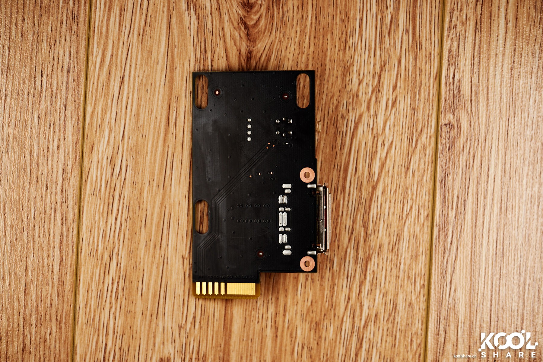 Asus XG-STATION-PRO 雷电3外置显卡盒 评测