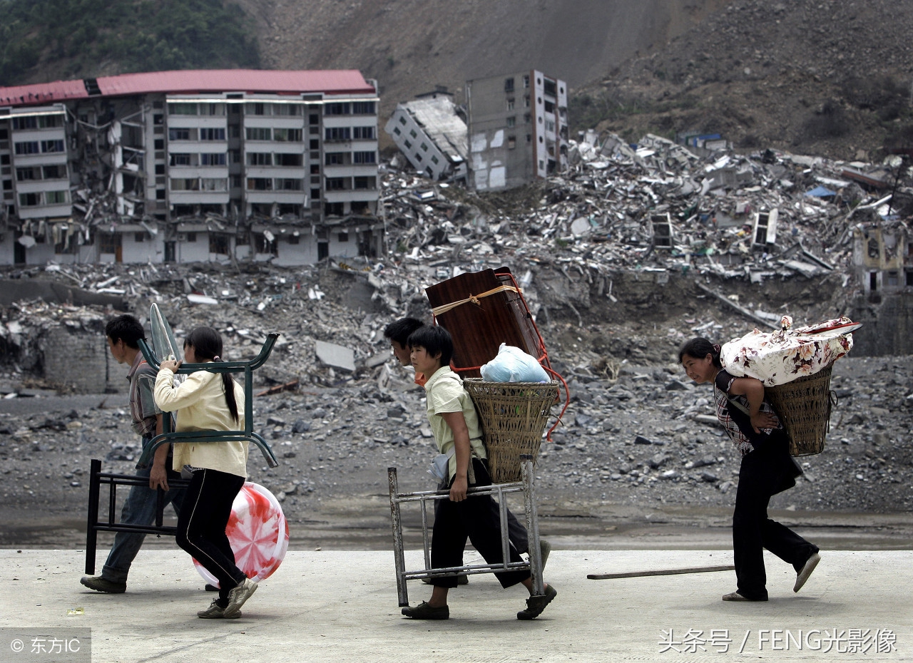 汶川地震恐怖真实图片(回望10年前那场“千年不遇”大地震，10张图片触目惊心)