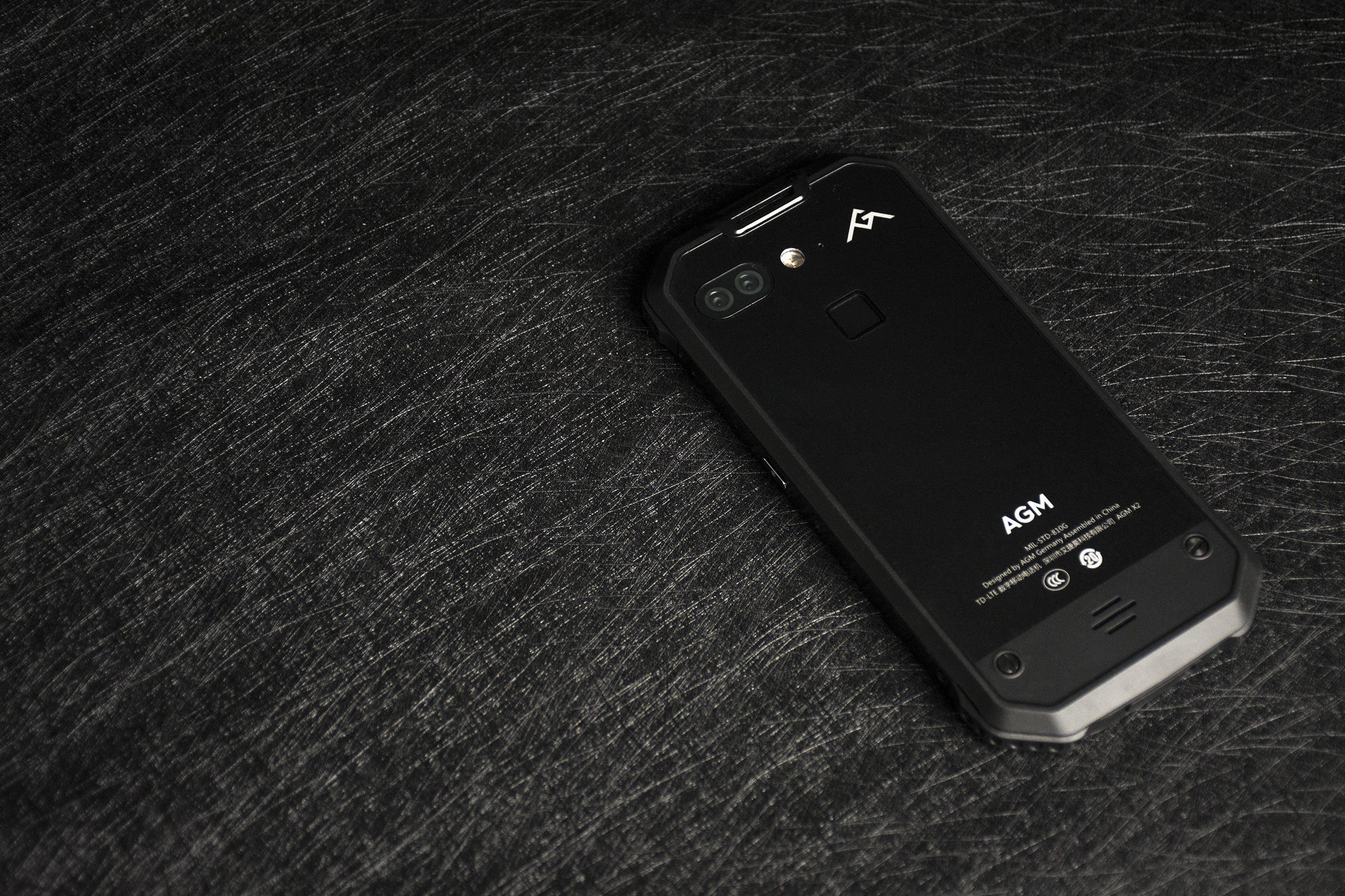 AGM公布全新升级旗舰级三防新手机X2：6000mAh充电电池防摔防泡茶户真男人专用