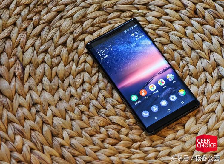 Nokia 8 Sirocco 体验：新 Nokia 的第一部「真旗舰」