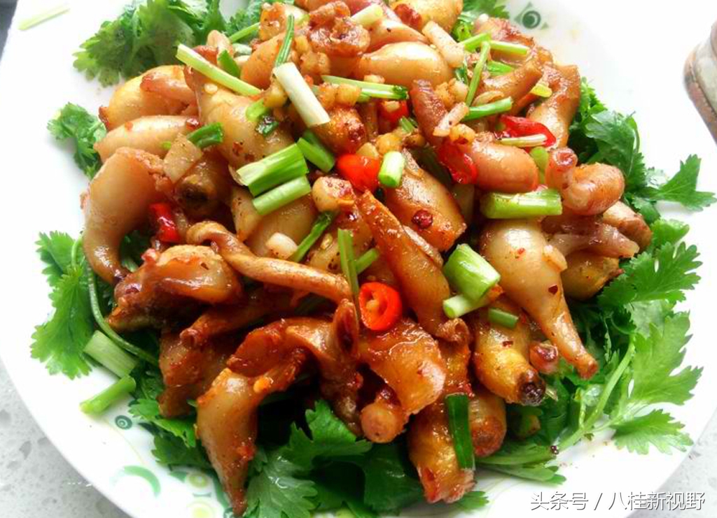 一道下酒的好菜——椒盐猪鞭,刚上桌就被酒友们抢吃一空!