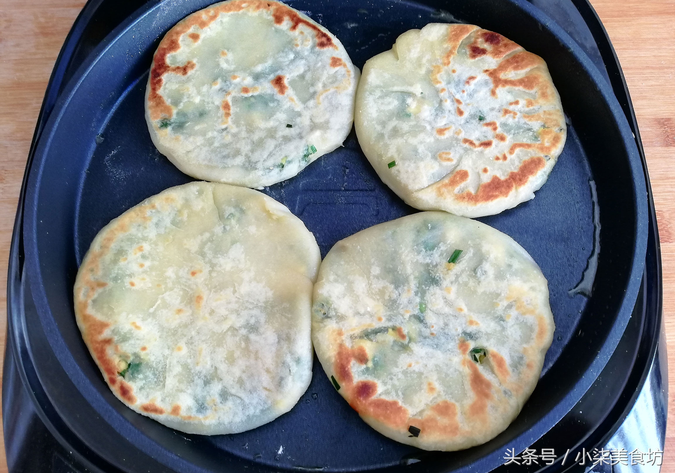 图片[19]-一把韭菜、2个鸡蛋 一碗面 做的早餐饼 饼皮柔软 全家抢着吃-起舞食谱网