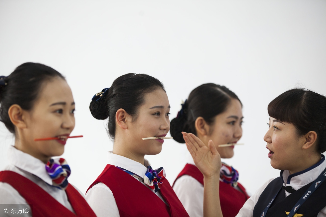带你看看赏心悦目的空姐培训