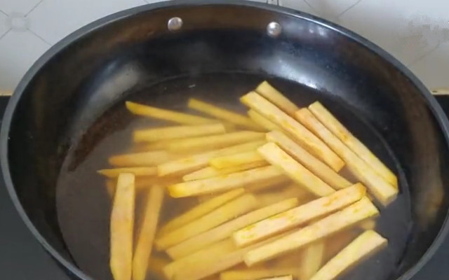 图片[7]-家庭版油炸红薯条的做法步骤图 美味不容错过！-起舞食谱网