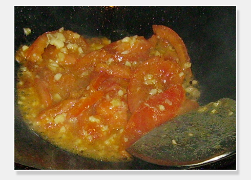 图片[5]-茄子炒番茄的做法步骤图 这道菜炒一盘成本才3元多吃能防癌比-起舞食谱网