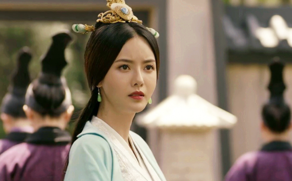 她在《军师联盟》中被李晨当成红颜祸水,