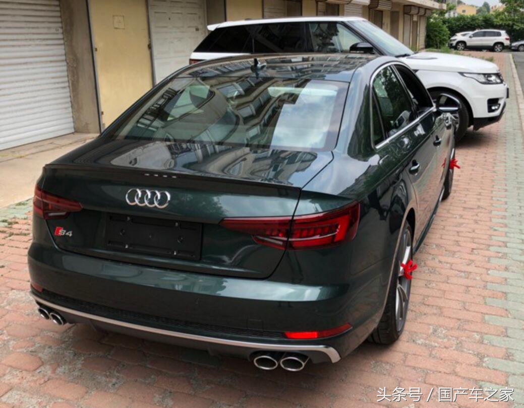 喜提奥迪S4，3.0V6 8AT落地式50W，哥特式兰翠绿色车体非常少见吸睛率极高