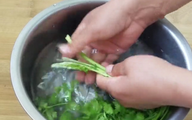 图片[4]-黄瓜拌凉皮做法  适合炎热天气的一道清淡爽口的快手小拌菜-起舞食谱网