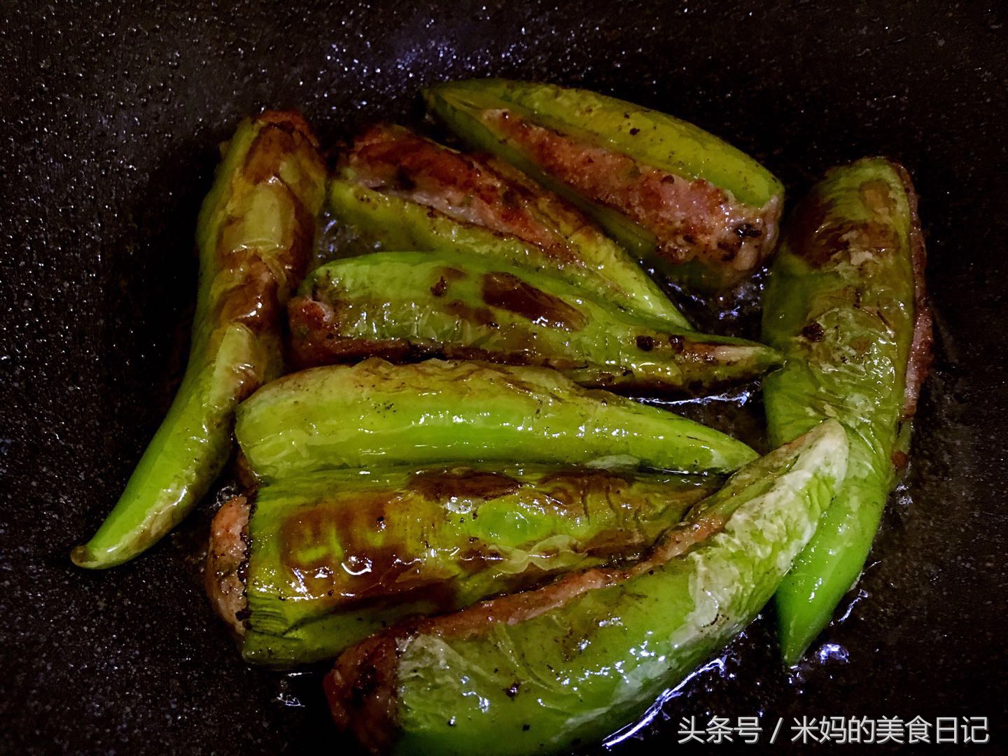 图片[9]-肉酿虎皮青椒做法步骤图 每周吃几回都不腻实在赞-起舞食谱网