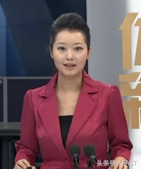 体育快讯主持人施丹(cctv5女主持人，个个漂亮，世界杯最耀眼女主持，非最后一个莫属)