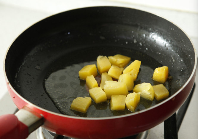 图片[5]-菠萝古老肉正宗的做法肉块一定要这样炸做出来的才会酥脆-起舞食谱网
