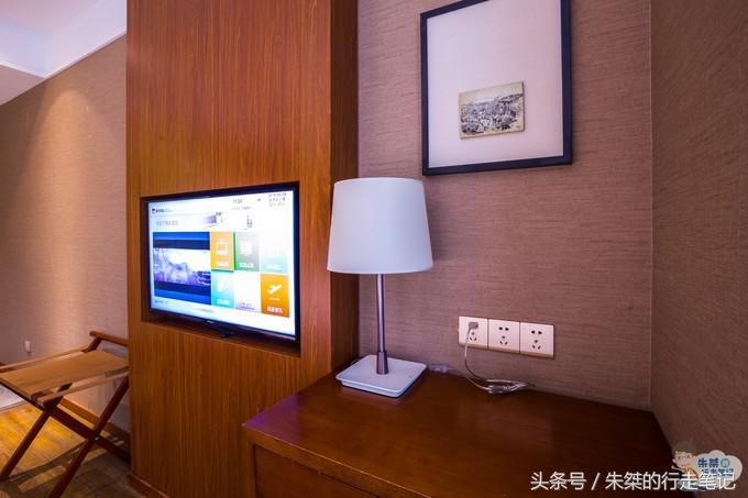 打卡重庆两个网红景点：一个差点治愈恐高症，一个夜色美的不像话