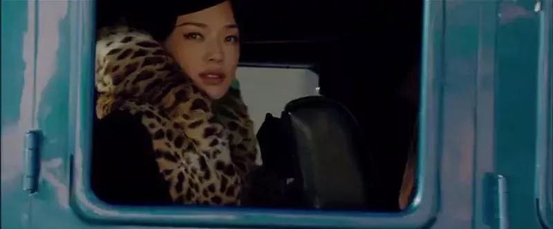 不愧是征服姜文的女人