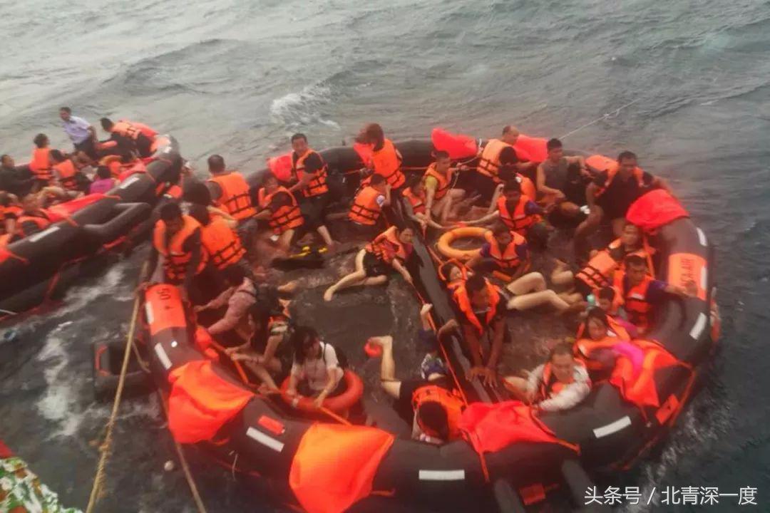 普吉沉船幸存者：我上岸了，可妻儿不见了，16名员工和家属不见了