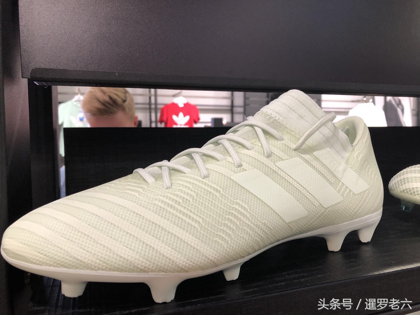 世界杯运动鞋价格(举办世界杯的俄罗斯，Adidas球鞋都卖啥价？最高优惠40%！)