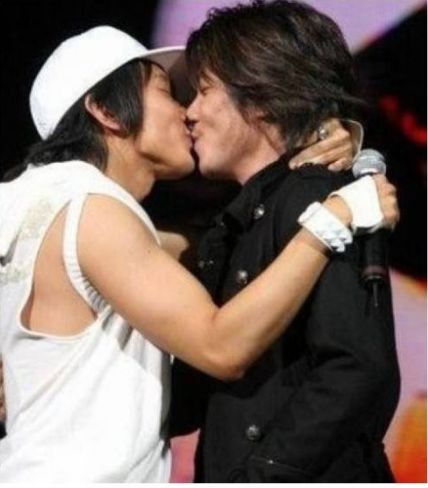 Ever was cold-shouldered to do not have a room to do not have accident of award of music of car, gold to brush a shoulder by first love, 