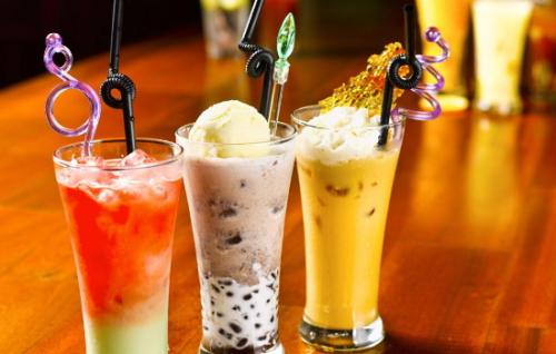 有多賺錢？50多家奶茶店包圍桂林市中心，新店還在不斷開！