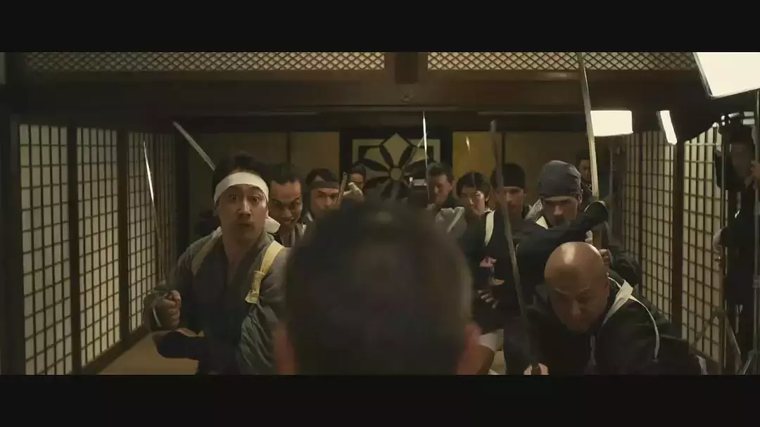 画风毁三观,却把观众看得热血沸腾!园子温就是有这种魄力
