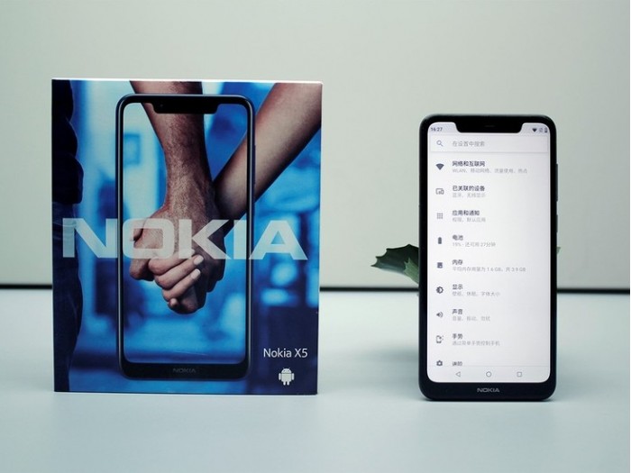 红米note的较大敌人，NokiaX5虽好，但还缺陷熟度！