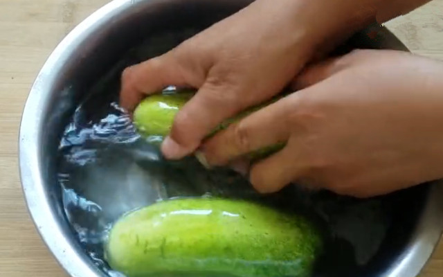 图片[4]-尖椒拌黄瓜做法 省时、简单-起舞食谱网