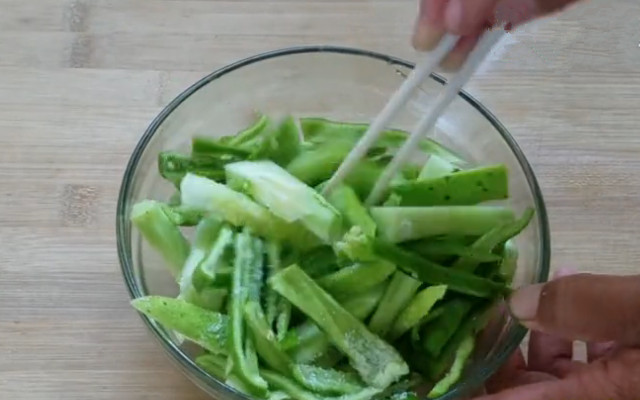 图片[7]-尖椒拌黄瓜做法 省时、简单-起舞食谱网