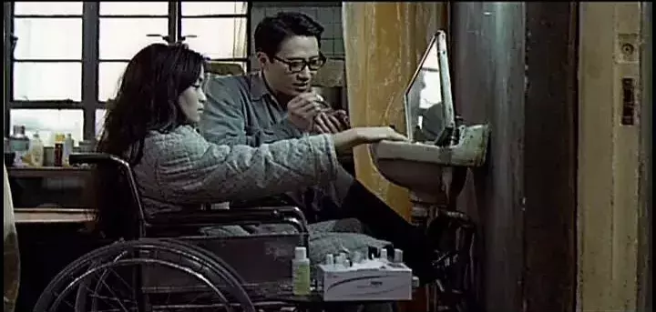 一百台空调对着吹,也爽不过这部电影