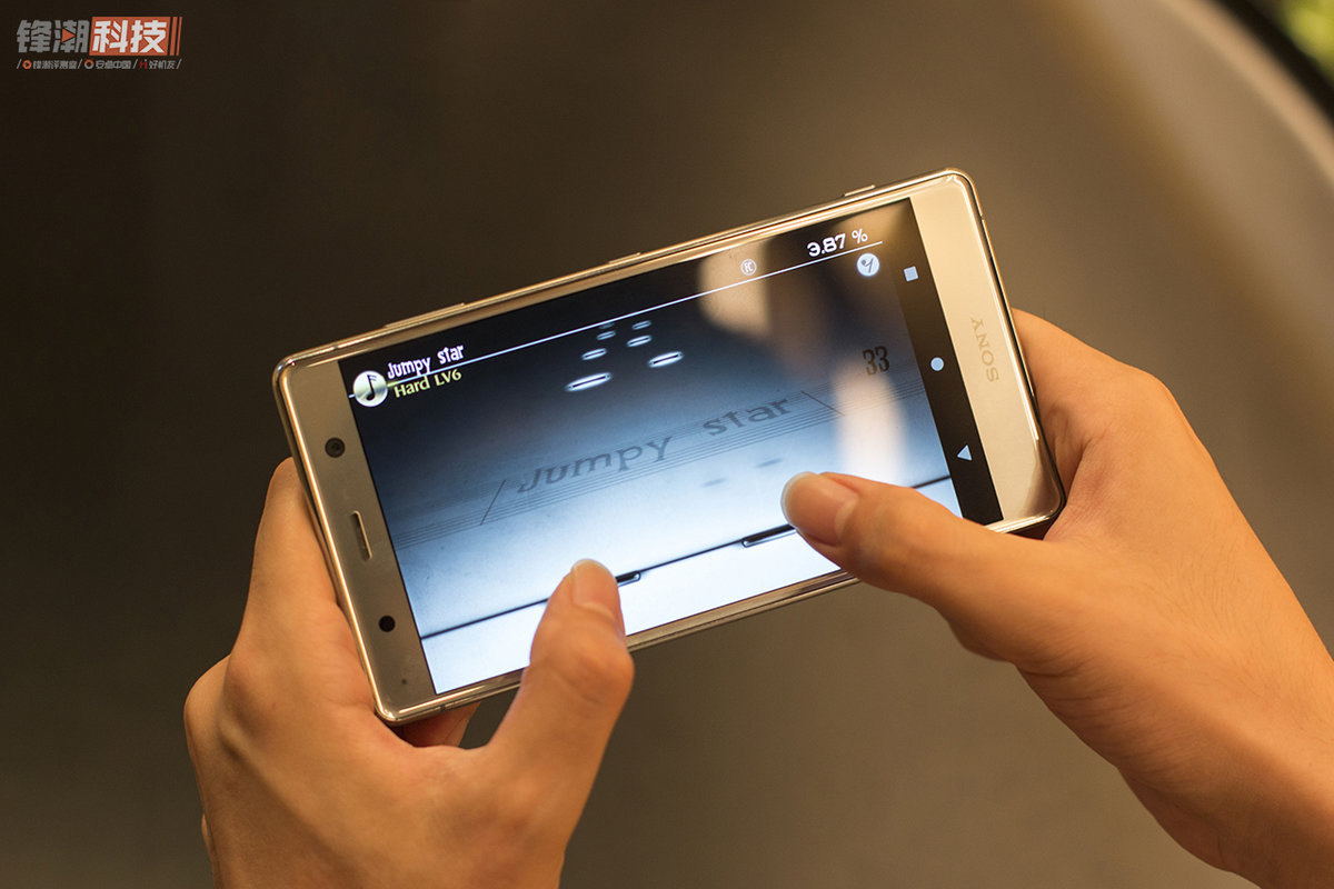 这真是「半斤八两」？索尼 Xperia XZ2 Premium 详评