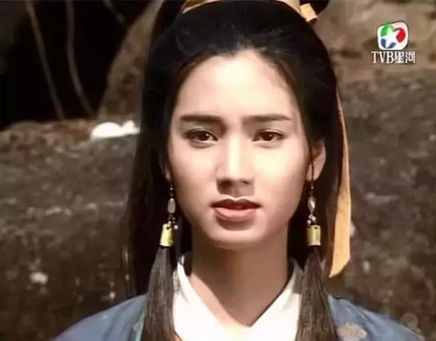 洪欣年轻的时候有多么美？朱茵在她面前都毫无亮点，古装更是惊艳