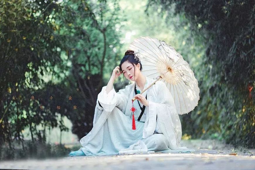 十句爱情诗词：一见倾心，念念不忘-第9张图片-非凡网