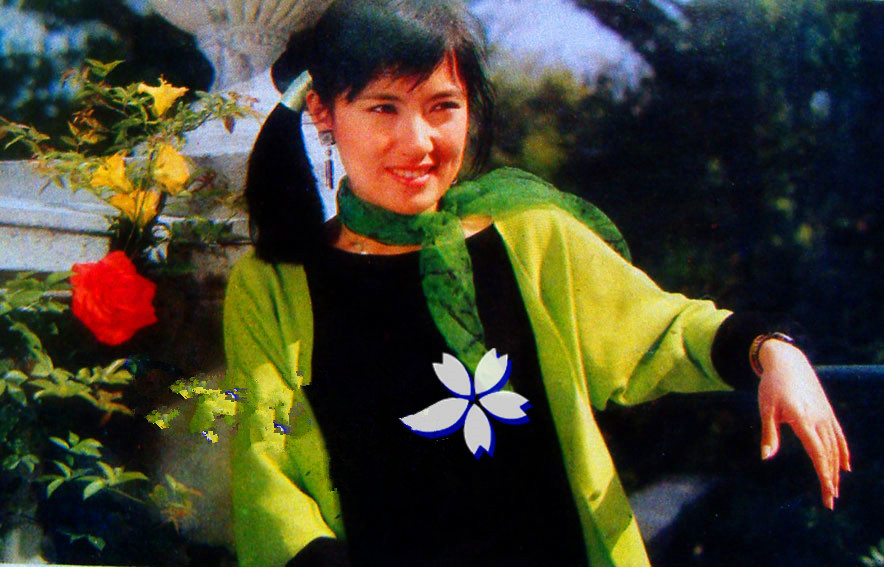 83版黄蓉的主要人选之一,因口音不正被