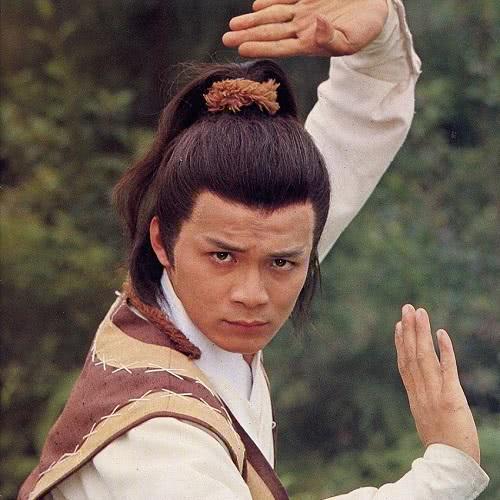 乔峰硬拍郭靖!谁的降龙掌才是天下第一?丁