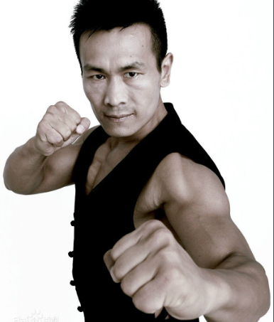 太极冠军侯友胜苦练刘忠良朝天蹬,漂亮