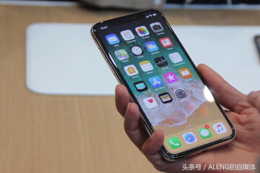 三星华为小米都适用北斗导航系统了，为什么苹果iPhone依然不兼容？