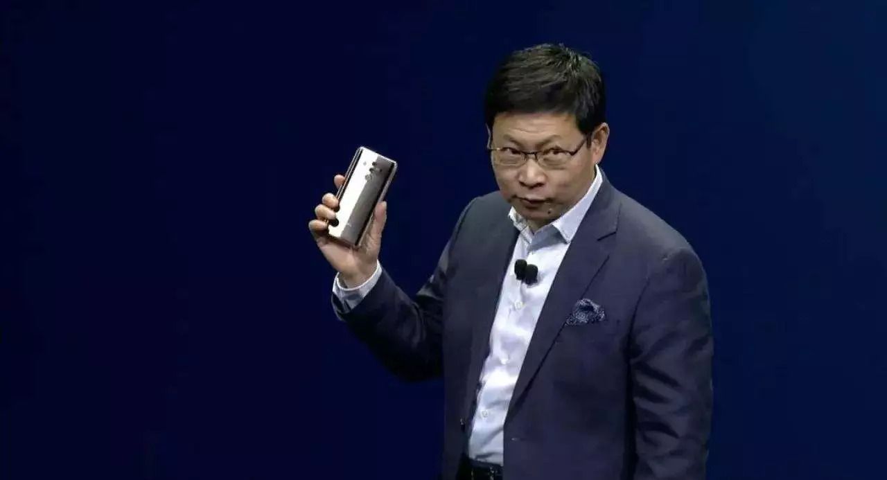 HTC U12 Life现身GeekBench；特斯拉推出高颜值无线充电宝