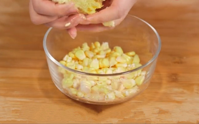 图片[3]-梨香玉米饼做法 既可以当作甜点 又可以当作早餐-起舞食谱网